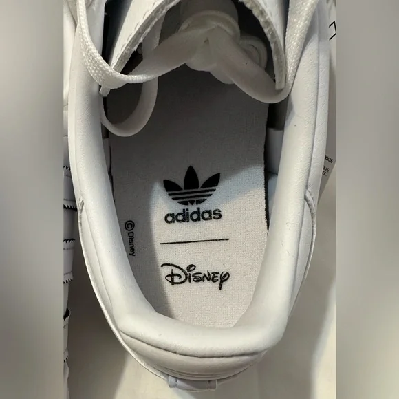 adidas gazelle silver green womens ADIDAS ORIGINALS Disney Samba OG White and Red Baby Sneakers  Pavidas